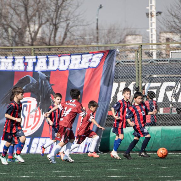 Chicos, fútbol y diversión