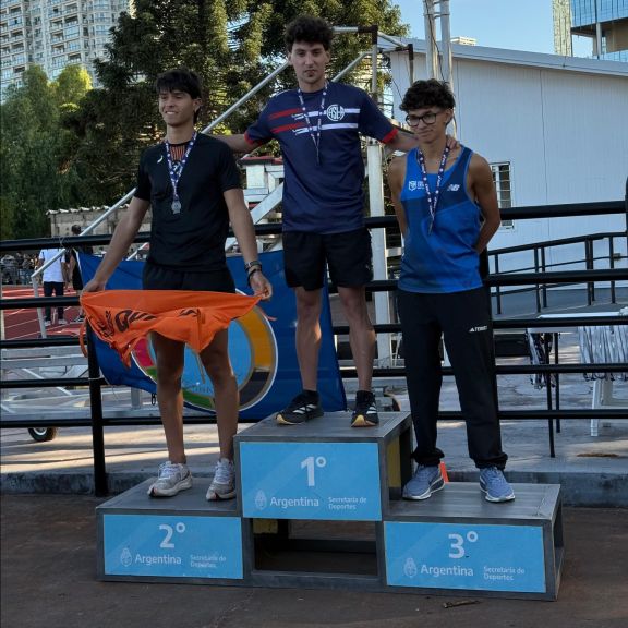 San Lorenzo vuela en el CeNARD