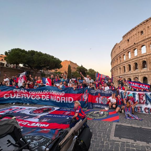 Inolvidable banderazo de las Peñas europeas en Roma